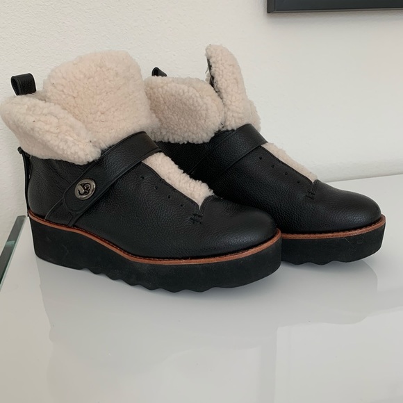 Coach Boots - Picture 1 of 5